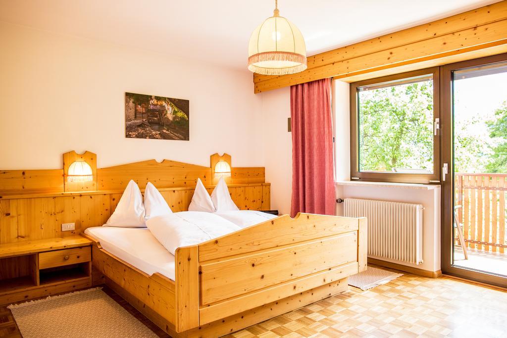Garni Glurnserhof Szoba fotó